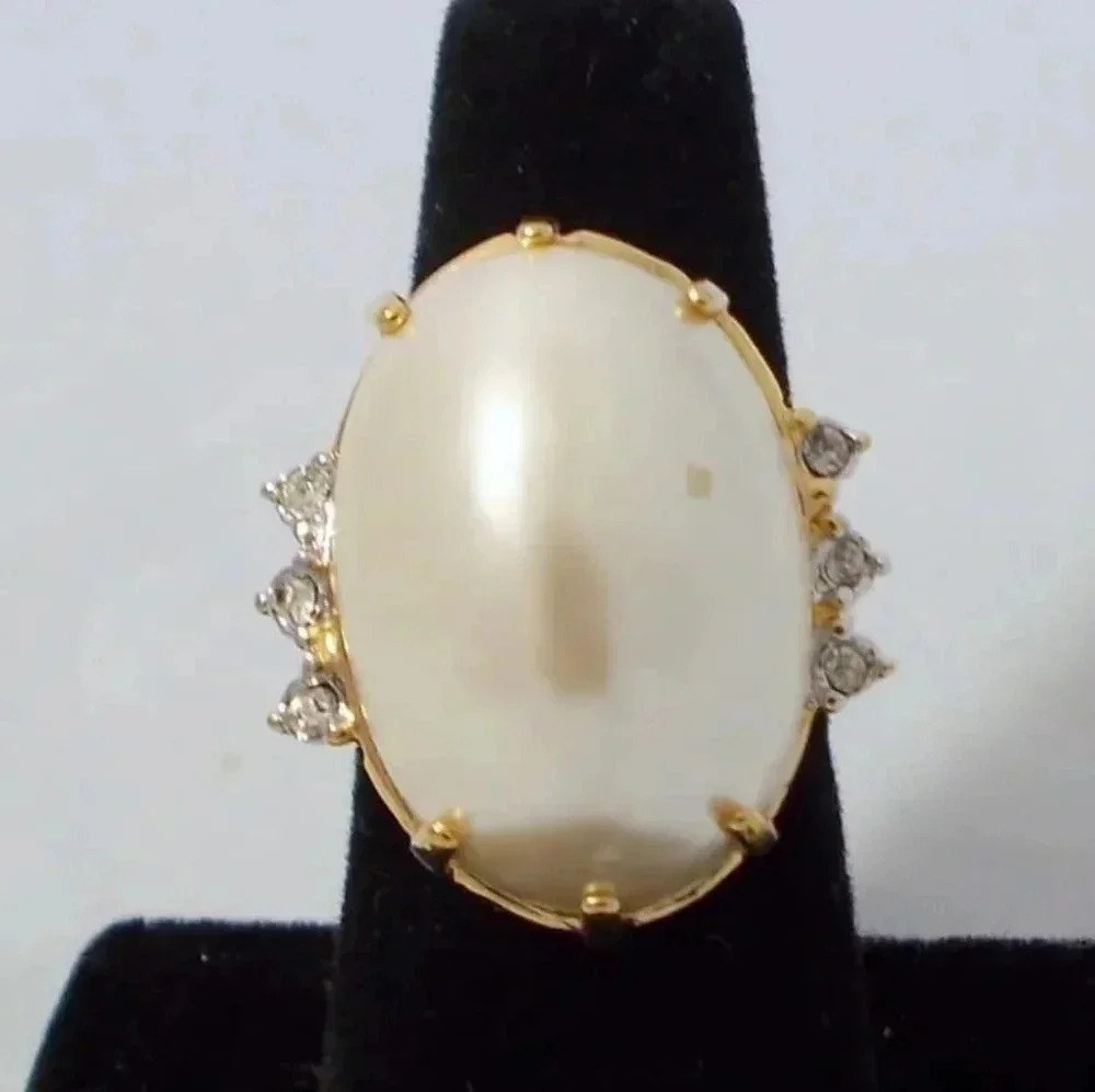 Art Deco Revival 1980s 18KT. Gold Over Silver Mabe Pearl & Austrian Crystal Ring